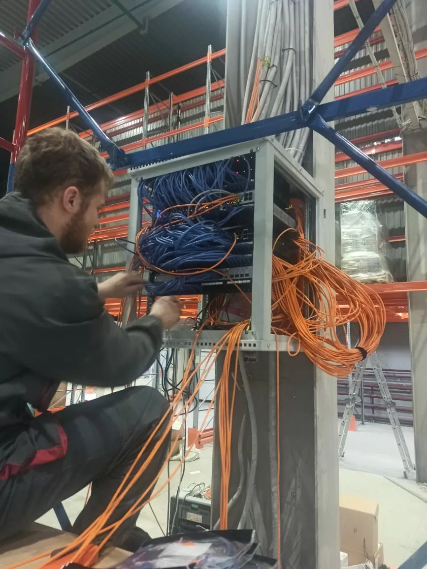 Монтаж сети СКС и Wi-Fi для магазина в Первоуральске